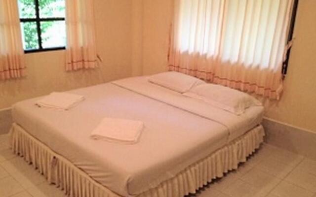 Rommai Chailay Resort & Seafood