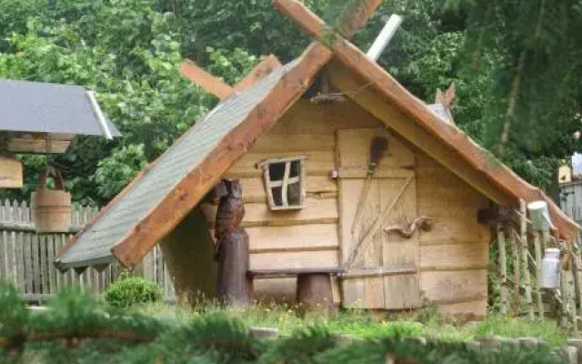 Märchenpension Rotkäppchen und der Wolf