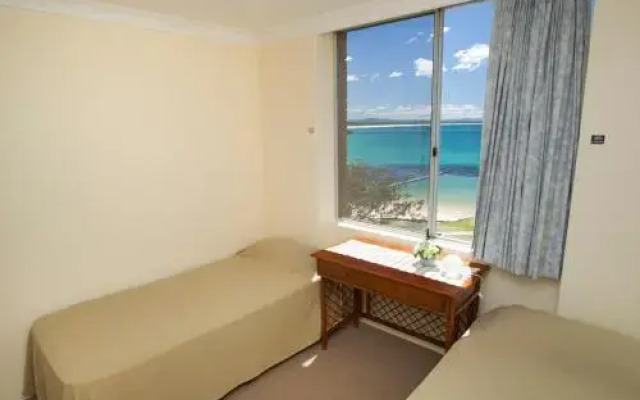 Beachpoint, Unit 401, 28 North Street
