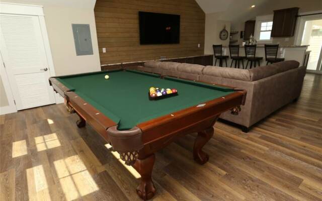 Cape Seaside - 7 Br Home