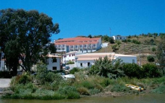 Guerreiros do Rio River Hotel