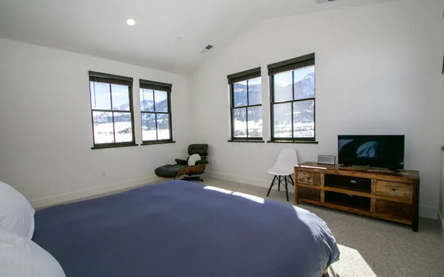 Creek#1334 - 3 Br Condo