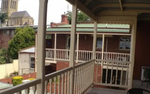 Cobb and Co Stables