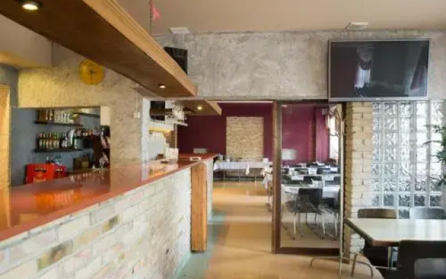 Hotel Azyl