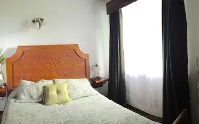 Chalet Nicholas Bed & Breakfast