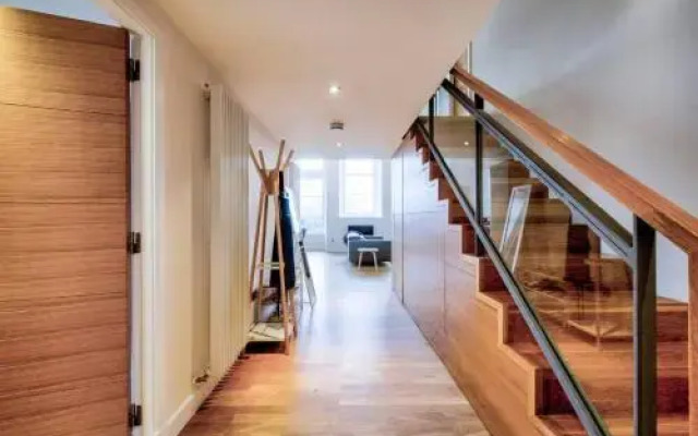 Q Suites