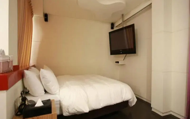 Hanam Lucy Hotel