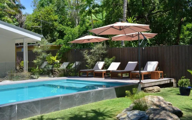 Pineapple Petes Beach House