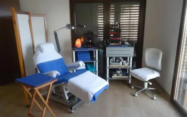 Petralona Apartment