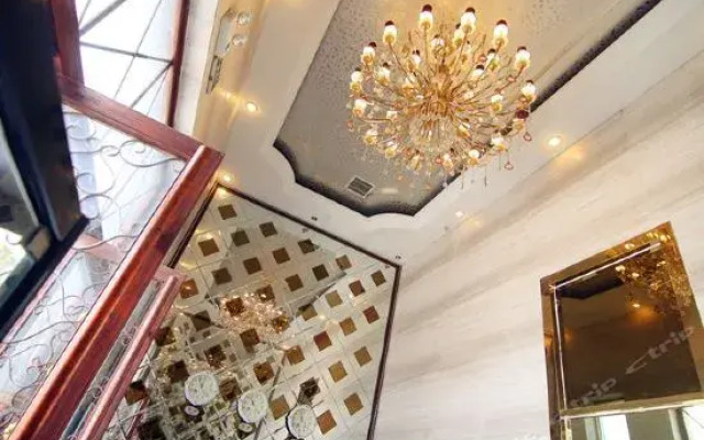 Seine River Spring Hotel