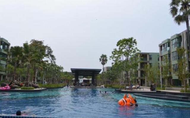 Lumpini Park Beach Cha-Am by Sopida