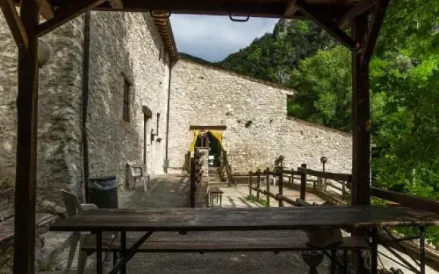 Rifugio Mola Del Sacramento