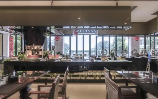 Days Hotel & Suites Da Peng Hainan