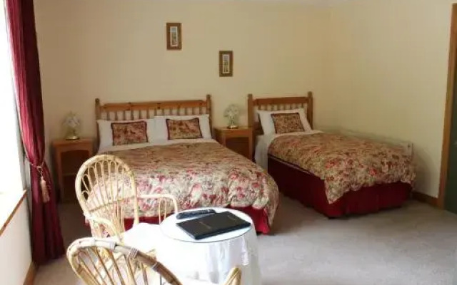 Pinewood Lodge