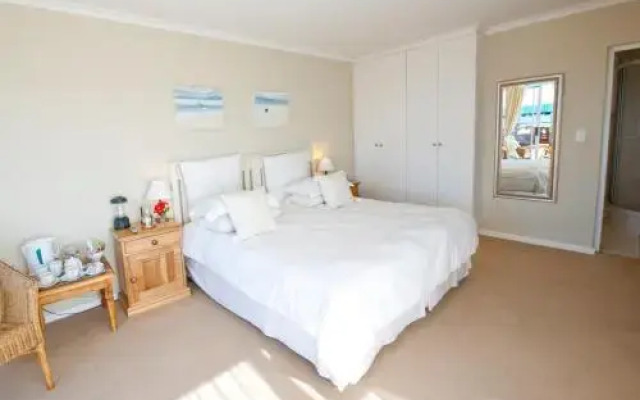 Dolphins' Playground Beachfront B&B