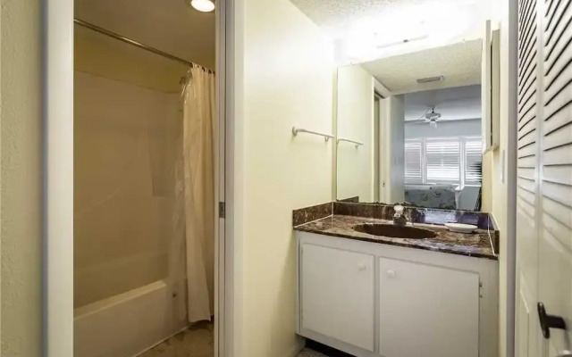 Strandview Tower 203