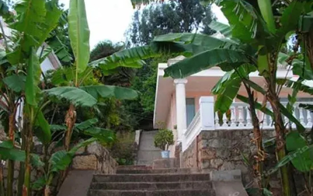 Dali Yilong Binhai Hotel