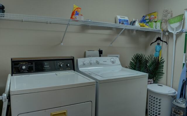 Family Cabana 3 Br home by RedAwning