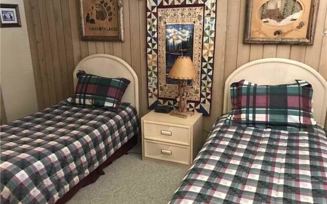 Mountainback #48, Corner Unit - 2 Br Condo