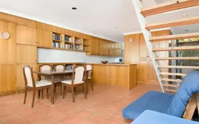 10/130 Lighthouse Rd, Byron Bay - James Cook Apartments