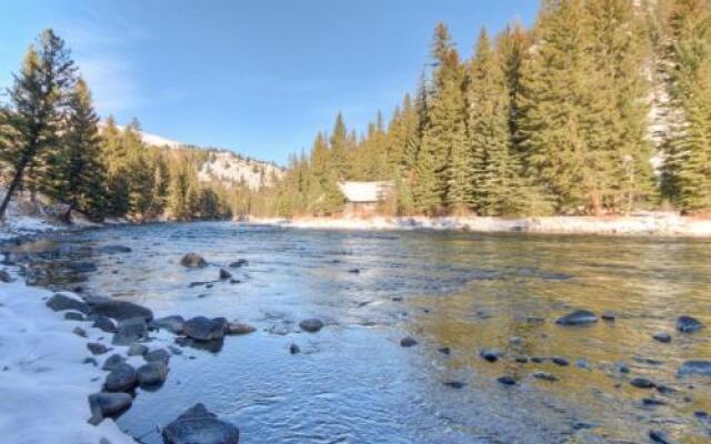 Big Sky - Fly Fishing House