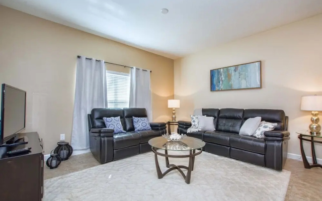 Paradise Palms 3075