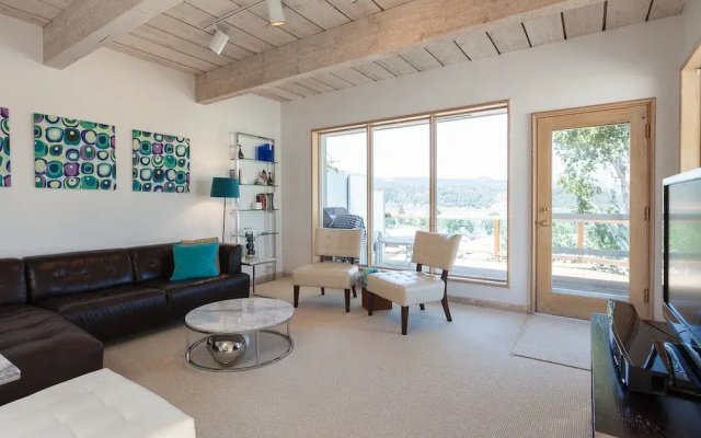 Riverdell Condo feature Floor Heating and Gas Grill by RedAwning