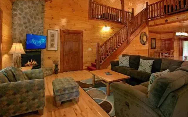 Live Laugh Love Pool Lodge