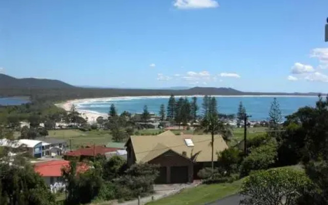 Bally High, 20 Dulconghi Street