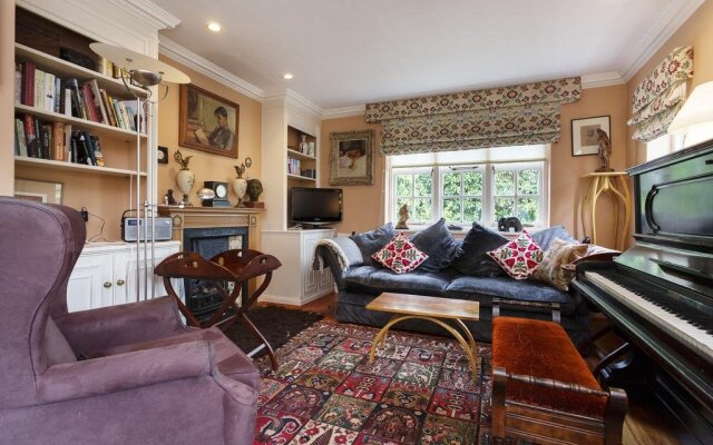 Three Bedroom House in Hampstead Garden Suburb