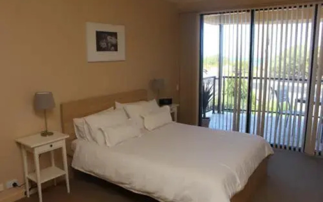 The Lighthouse - Beachfront Accommodation