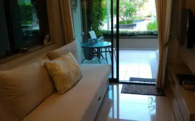 Lumpini Park Beach Cha-am by Wachira