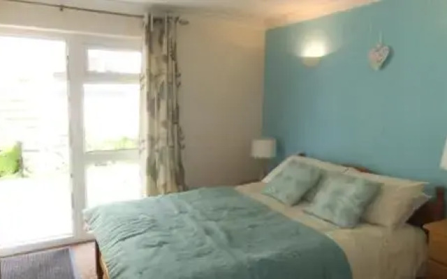Gratton Lodge Guest House