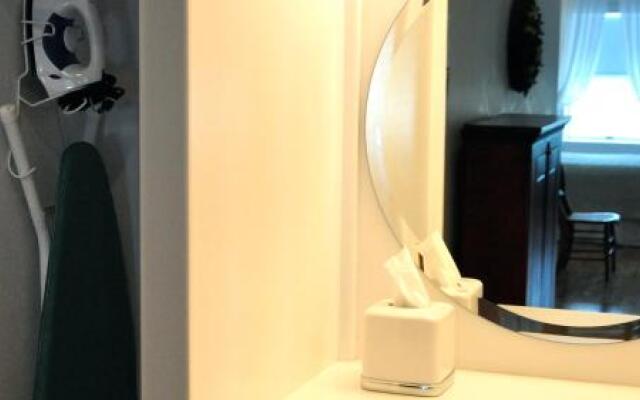 Crate & Cargo Suite 1