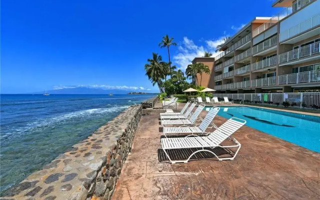 Lahaina Roads #204