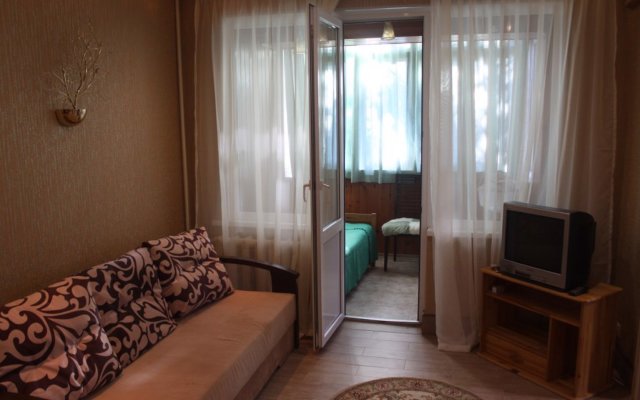 Sun City Apartments on the street. Parkovaya 40