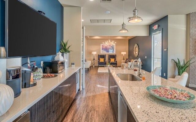 Modern Central Phx Apts By Wanderjaunt