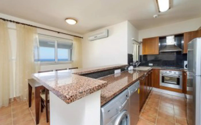 Mike & Lenos Tsoukkas Seaview Apartments