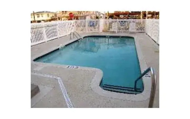 Pier Watch Villas 303 6 Br condo by RedAwning