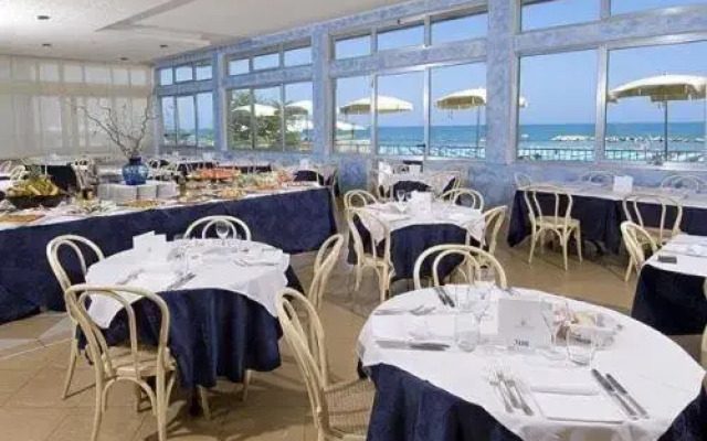 Hotel Caravelle