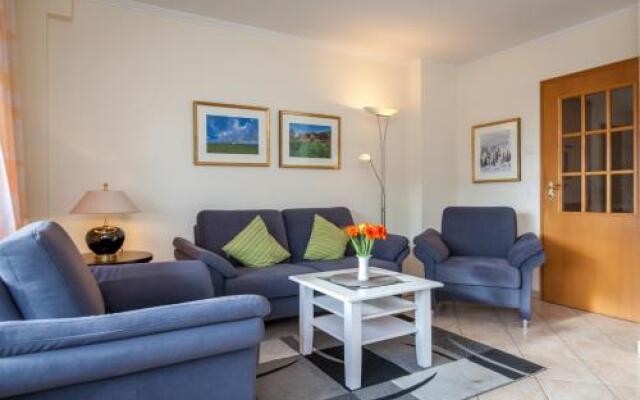 Rantum Dorf - Ferienappartments im Reetdachhaus 2