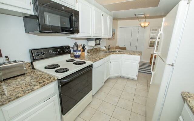 Inlet Reef 602 2 Bedroom Condo by RedAwning