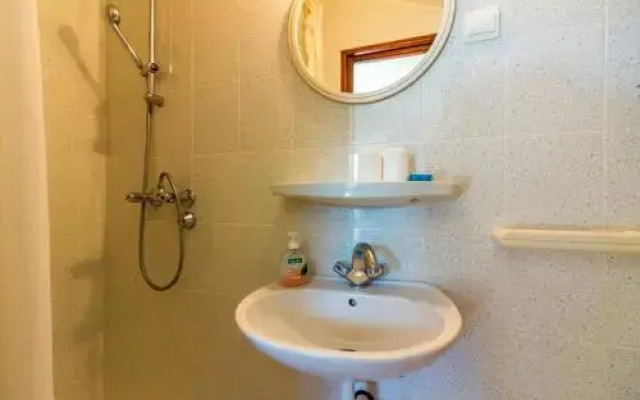 House AT