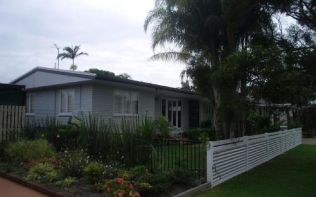 Hampton Cottage- Delightful Cottage Bring Your Dog! – Outside – Bongaree