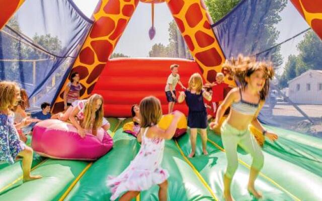 Camping Sunissim Riez À la Vie by Locatour