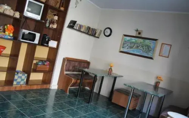 Uyutny Guest House