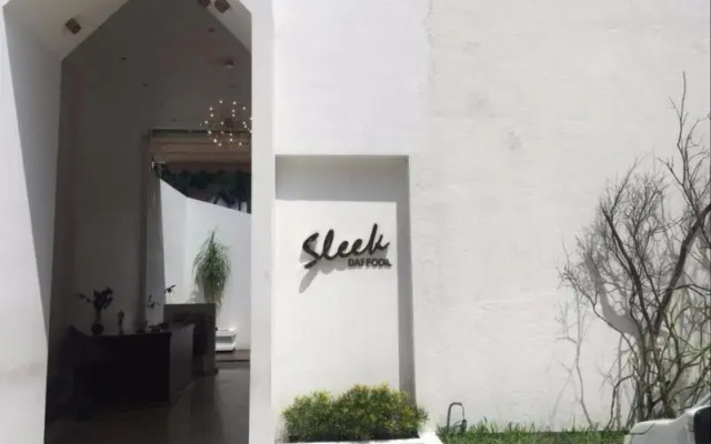 Hotel Sleek