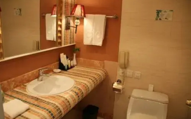 Green Land Hotel