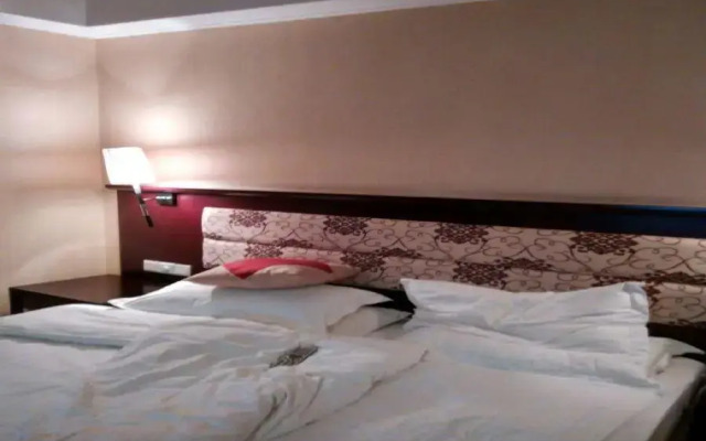 Huayu Hotel