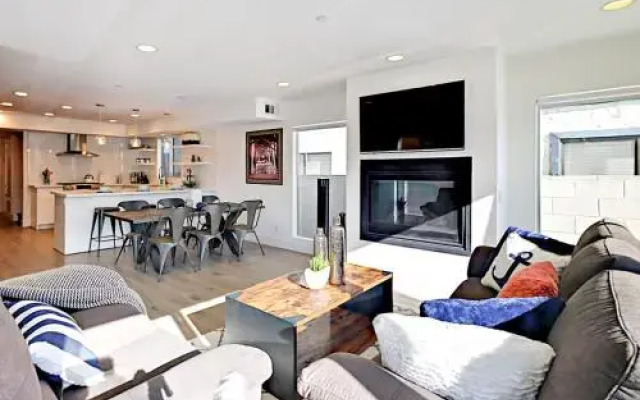 918 W Balboa Blvd Condo Unit A